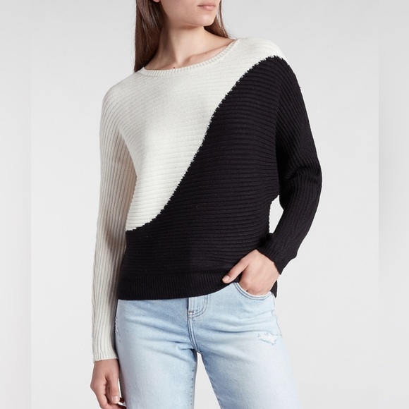 Ribbed Color Block Sweater - Picture 4 of 5